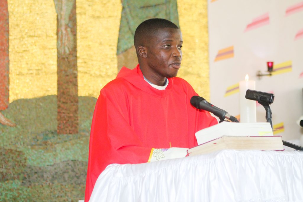 Fr. Makina